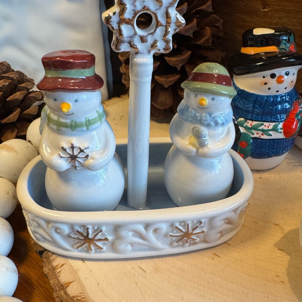 Festive Snowman Salt and Pepper Shaker Sets - Picture 4 of 11